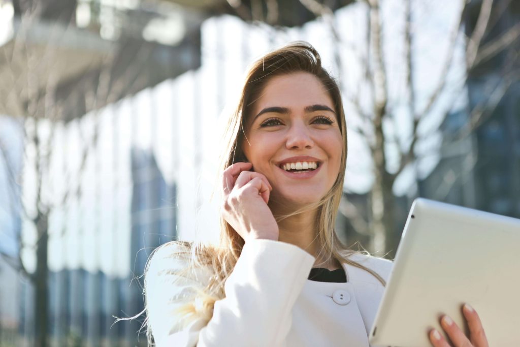 Client consultation about white-hat link building campaign